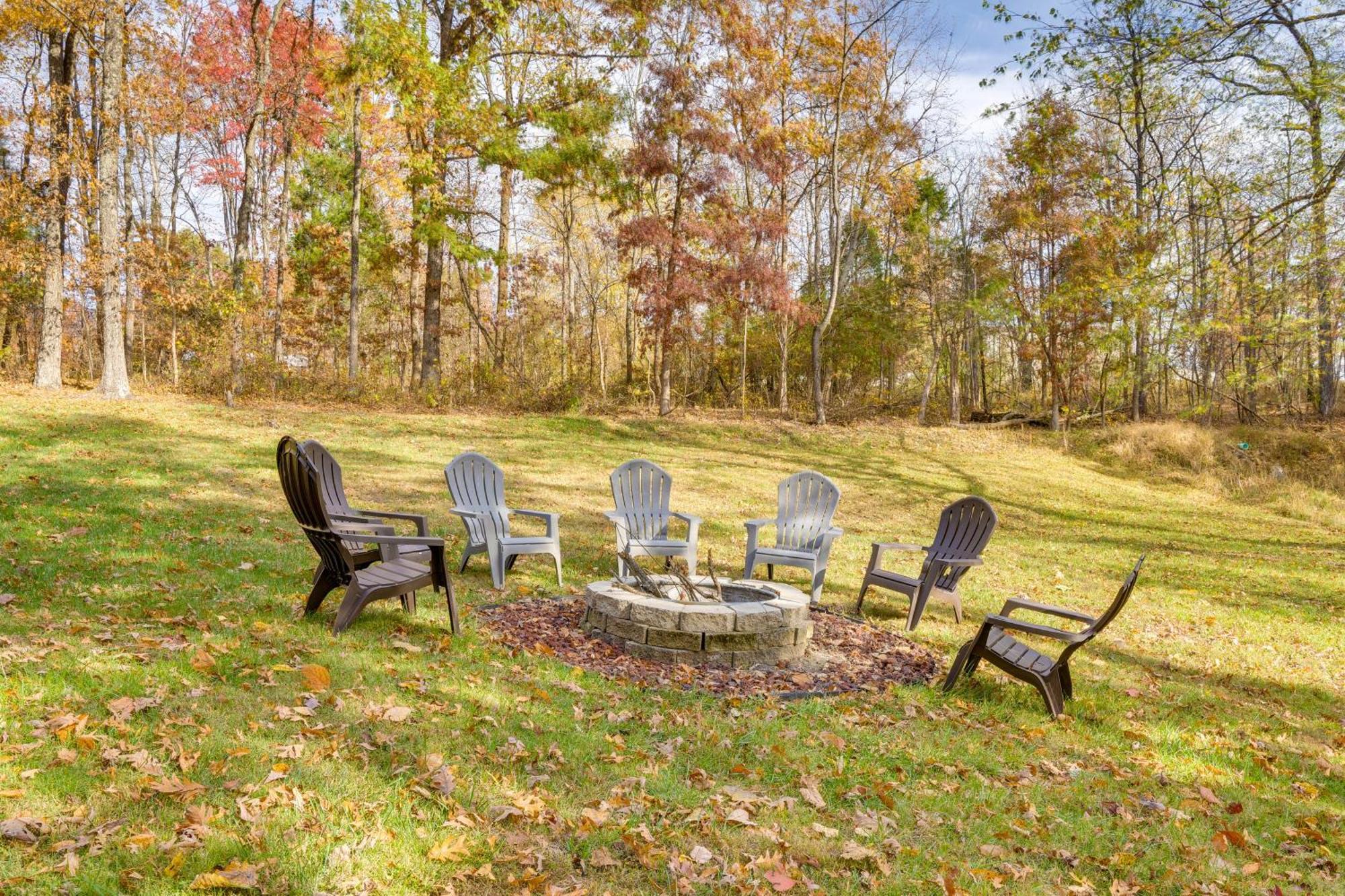 French Lick Getaway With Deck, Grill And Fire Pit! Villa Exteriör bild